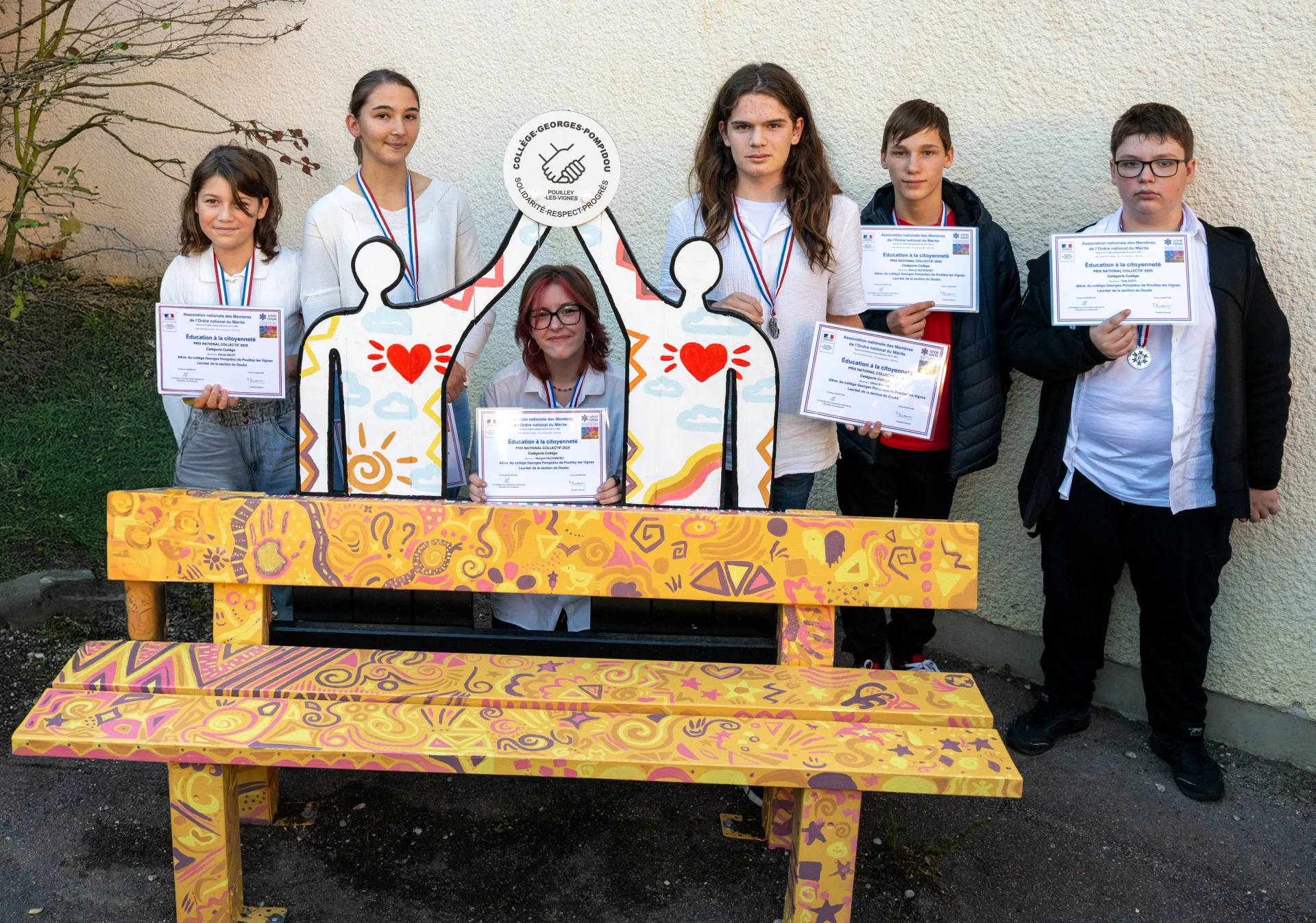 Lire la suite à propos de l’article Le banc de l’amitié