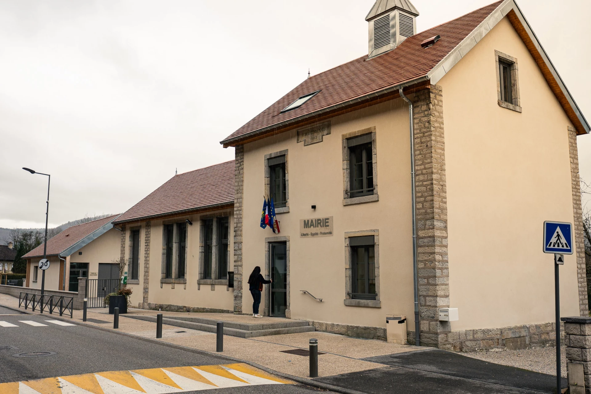 You are currently viewing Rénovation de la mairie et création d’une salle de convivialité