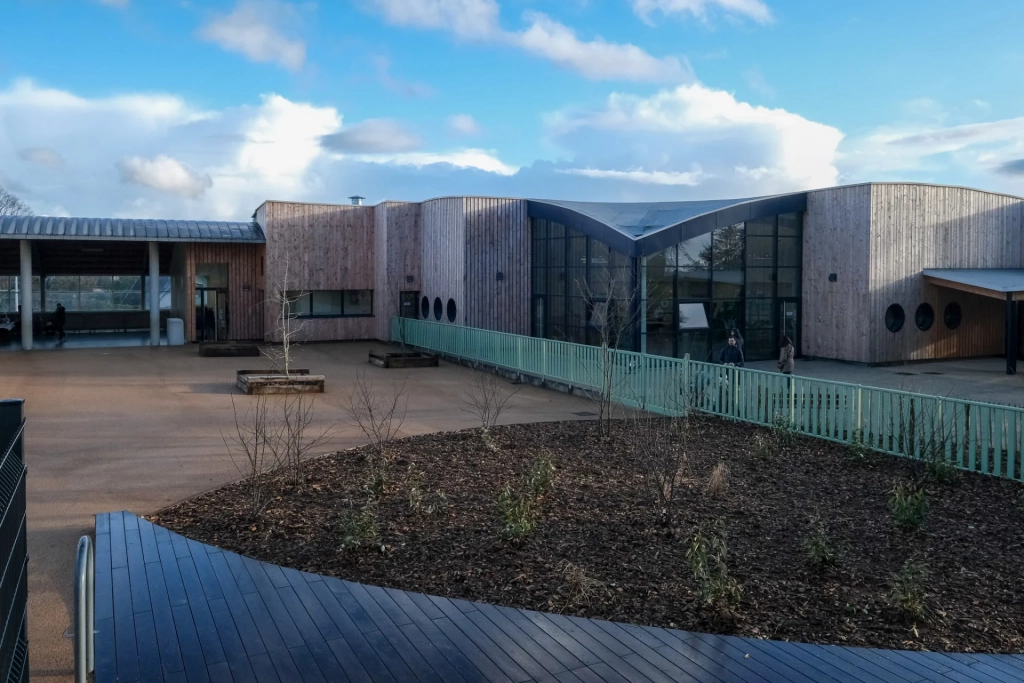 Vue d'ensemble de l'école de Châtillon-le-Duc