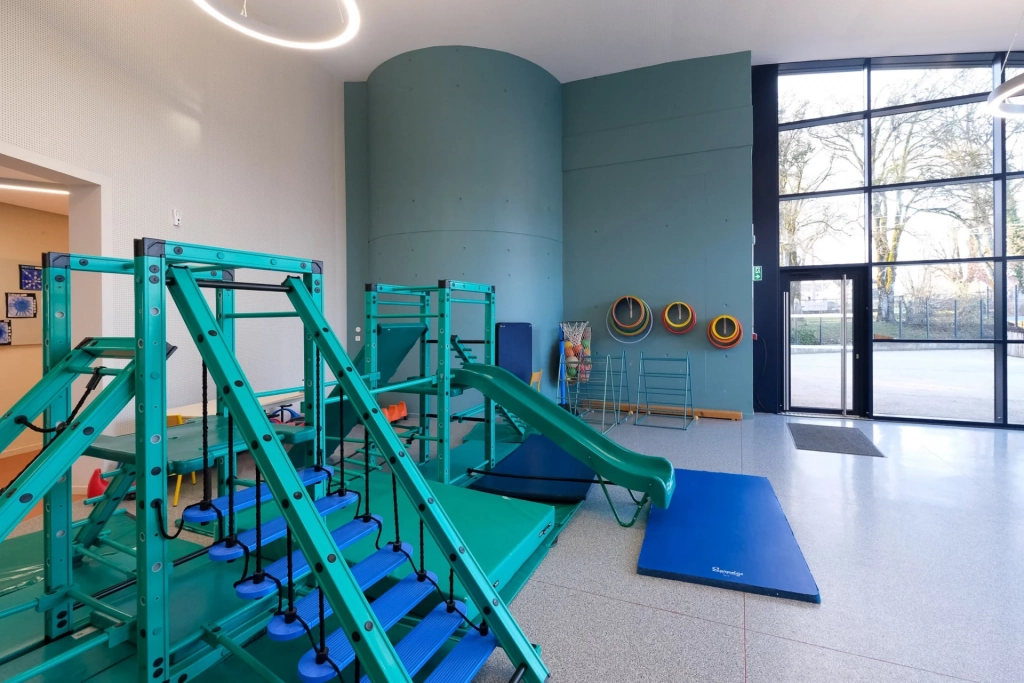 Salle de jeu de l'école de Châtillon-le-Duc