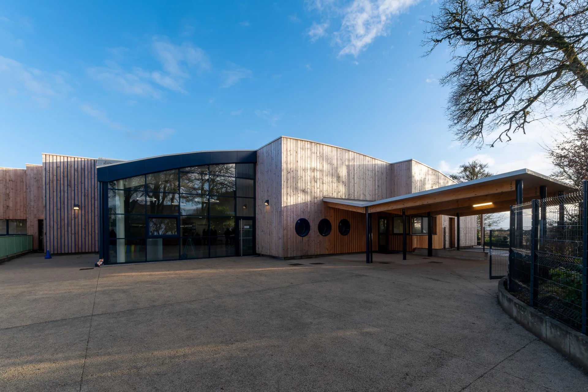 You are currently viewing Deux écoles rénovées à Châtillon-le-Duc