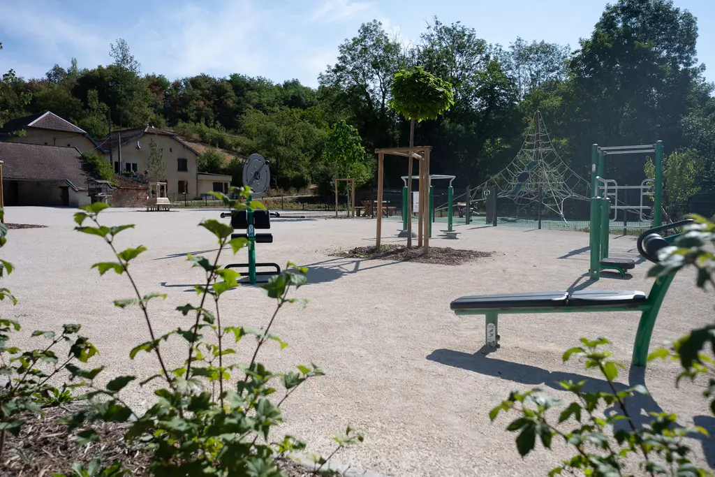 Place dans le village